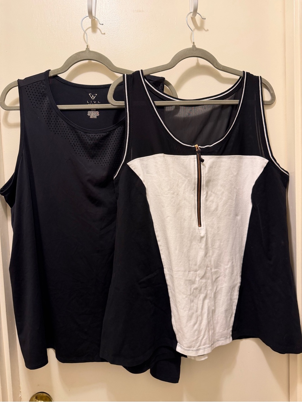 LIVI Workout Tank Tops (2) Black and Black and White